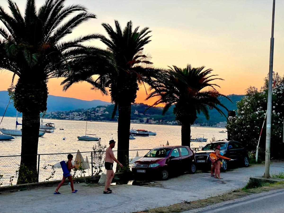 Aparthotel - VILLA JOVICIC Herceg Novi Exterior foto